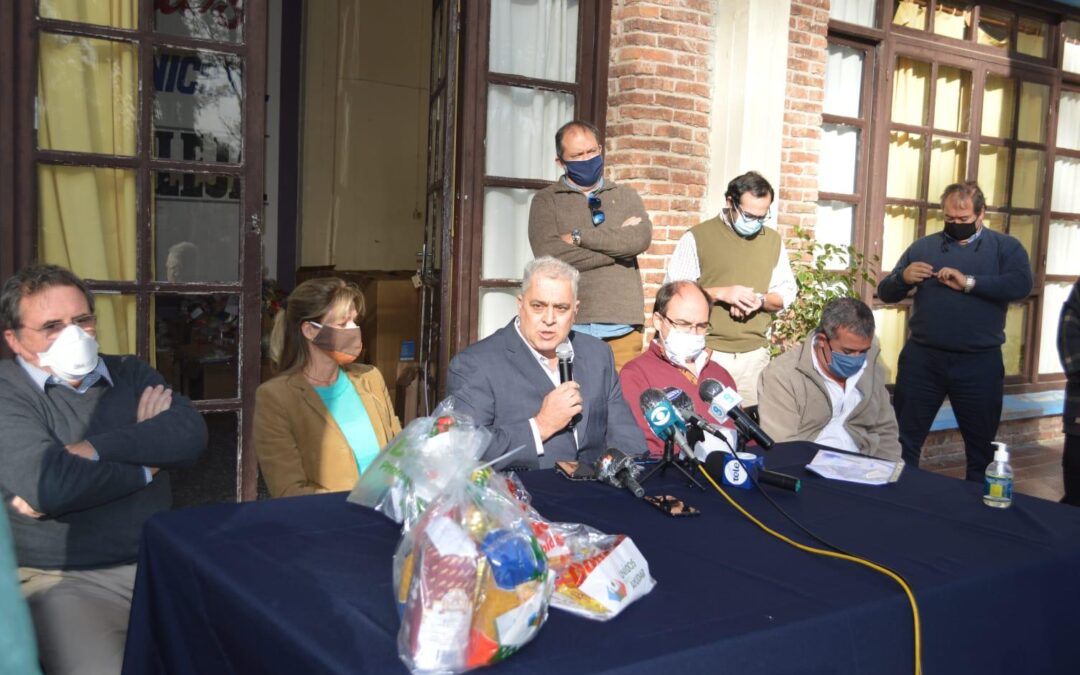 Canastas alimentarias de Unidos Para Ayudar en Flores